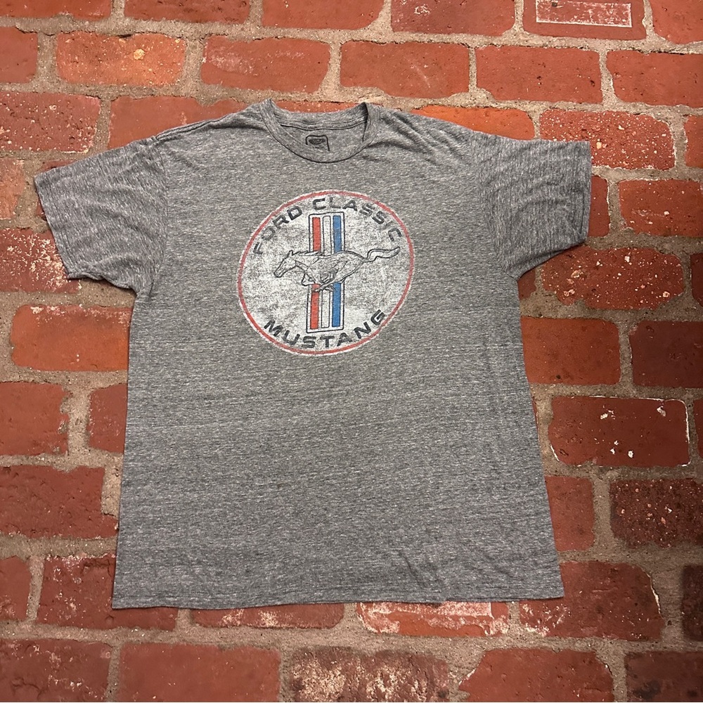 Ford Classic Mustang Gray XL Graphic Tee  Mens Tshirt  Cotton Polyester Soft